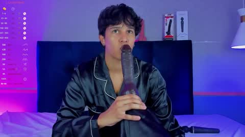 Snapshot of leo_savage_ chatting on 11/11/25, 04:34 Leo online show from 11/11/25, 04:34