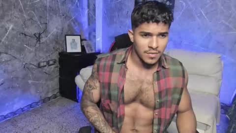 Snapshot of leo_taro chatting on 10/31/25, 12:33 Leo independent model online show from 10/31/25, 12:33