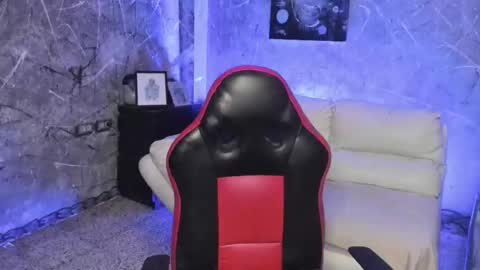 Snapshot of leo_taro chatting on 11/14/25, 11:46 Leo independent model online show from 11/14/25, 11:46