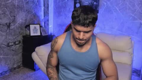 Snapshot of leo_taro chatting on 11/21/25, 11:58 Leo independent model online show from 11/21/25, 11:58