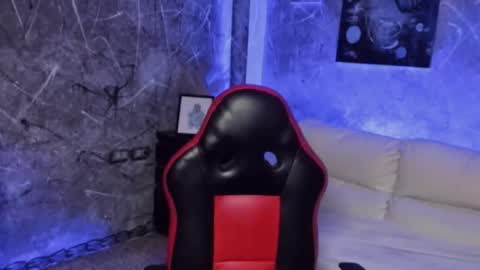 Leo independent model online show from 03/04/26, 01:33