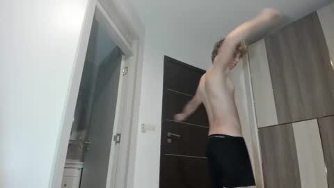 Snapshot of leo_wildd chatting on 10/26/25, 04:46 leo_wildd online show from 10/26/25, 04:46