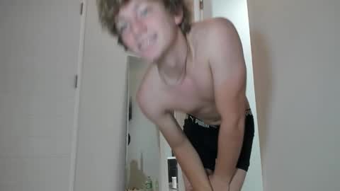 Snapshot of leo_wildd chatting on 11/01/25, 04:25 leo_wildd online show from 11/01/25, 04:25