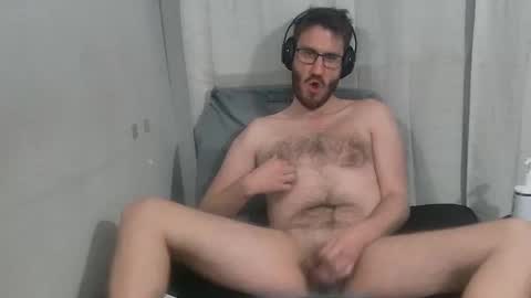 Snapshot of leobiggy227 chatting on 10/26/25, 04:40 LeoBiggy online show from 10/26/25, 04:40