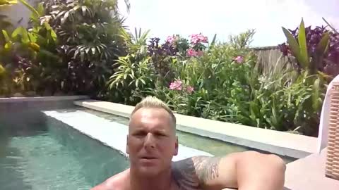 Snapshot of leoboyf4f chatting on 10/28/25, 05:33 TheBigLeo online show from 10/28/25, 05:33