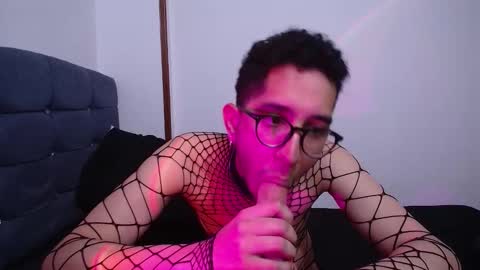 Leoh online show from 10/22/25, 02:01