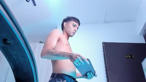 leohard_ online show from 01/15/26, 11:26