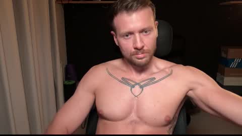 Snapshot of leohungp chatting on 09/14/25, 04:39 LeoHungP online show from 09/14/25, 04:39