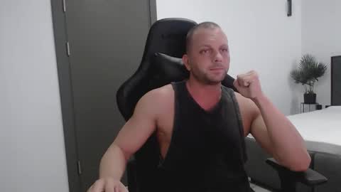 Snapshot of leoknightx chatting on 10/01/25, 05:41 Leo online show from 10/01/25, 05:41