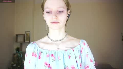 Hello Im Roxy Im just starting my journey here so lets get acquainted online show from 04/04/26, 05:10