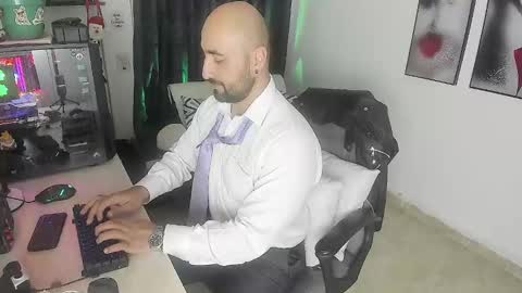 Leon online show from 12/28/24, 10:13