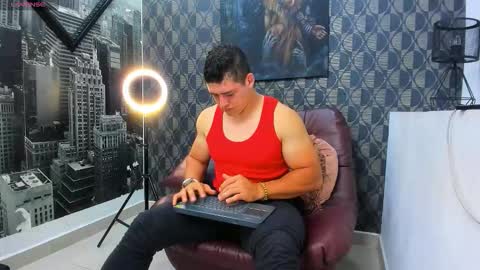 Snapshot of leon_ssmoron chatting on 12/20/25, 01:45 Leon Smoron online show from 12/20/25, 01:45