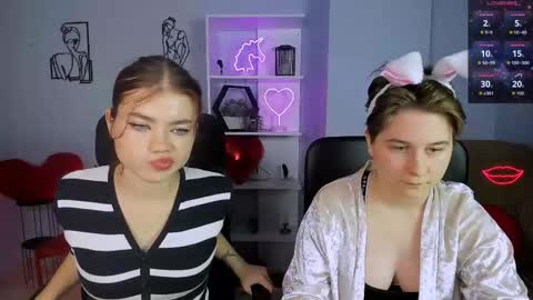 Snapshot of leona_light chatting on 11/15/25, 01:40 Leona online show from 11/15/25, 01:40