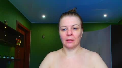 Snapshot of leona_tracie chatting on 05/14/26, 03:35 Leona tracie online show from 05/14/26, 03:35