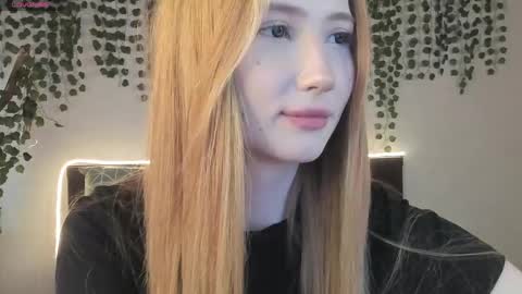 Leona online show from 05/13/26, 09:17