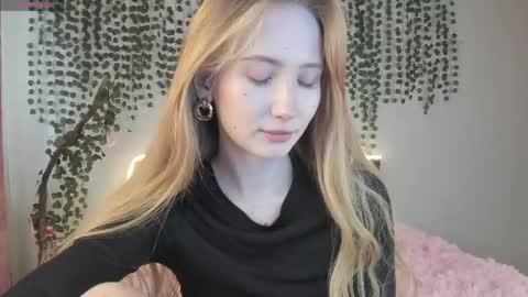 Leona online show from 05/14/26, 10:55