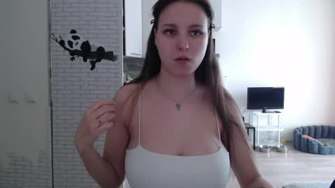 Snapshot of leonaalove chatting on 04/07/26, 11:32 Leonaalove online show from 04/07/26, 11:32