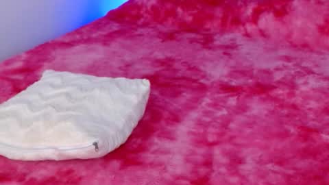 Snapshot of leonacutecam chatting on 11/14/25, 11:02 LUCY online show from 11/14/25, 11:02