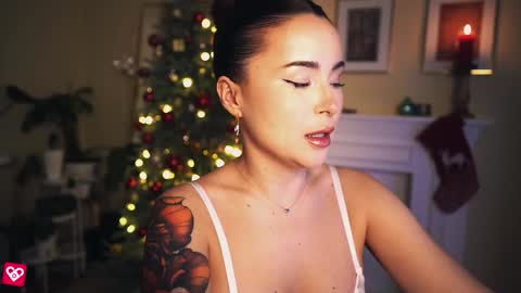 Snapshot of leonamell chatting on 12/20/24, 12:19 Leo online show from 12/20/24, 12:19