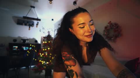 Snapshot of leonamell chatting on 12/21/25, 10:17 Leo online show from 12/21/25, 10:17