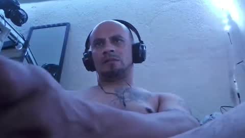 Snapshot of leonar0101 chatting on 12/05/24, 11:16 leonar0101 online show from 12/05/24, 11:16