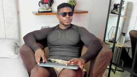 Leandro jones online show from 02/19/26, 09:00