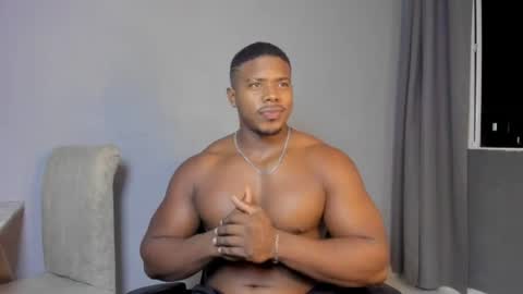 Snapshot of leonardo_jones1 chatting on 07/21/26, 01:19 Leandro jones online show from 07/21/26, 01:19