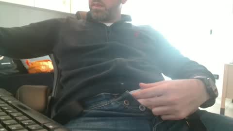 Snapshot of leone44 chatting on 02/17/25, 11:23 angel e sonia online show from 02/17/25, 11:23