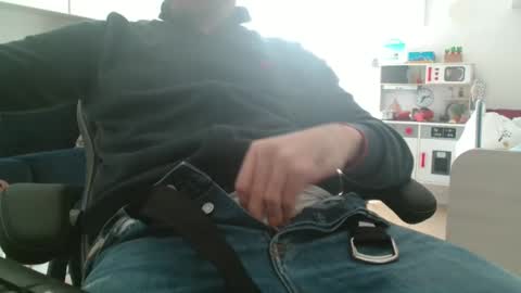 Snapshot of leone44 chatting on 02/24/25, 09:10 angel e sonia online show from 02/24/25, 09:10