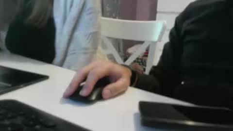 Snapshot of leone44 chatting on 04/21/26, 08:42 angel e sonia online show from 04/21/26, 08:42