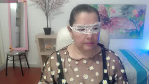 Snapshot of leonela_69 chatting on 02/21/25, 01:44 leonela online show from 02/21/25, 01:44
