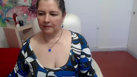 Snapshot of leonela_69 chatting on 09/28/25, 10:42 leonela online show from 09/28/25, 10:42