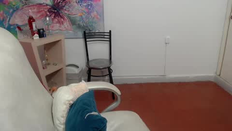 Snapshot of leonela_69 chatting on 09/29/25, 03:33 leonela online show from 09/29/25, 03:33