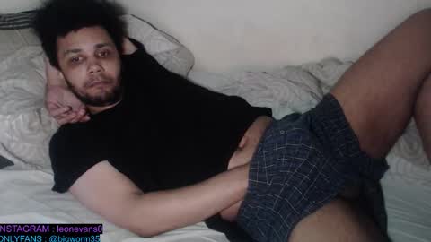 Snapshot of leonevans33 chatting on 02/07/26, 11:25 LSE online show from 02/07/26, 11:25