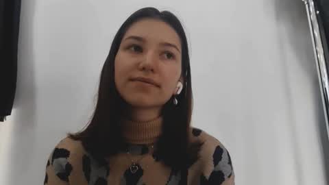 Snapshot of leoniacoaker chatting on 11/14/25, 04:11 Kris online show from 11/14/25, 04:11