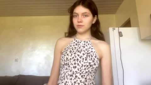 Snapshot of leonidacampuzano chatting on 04/03/26, 08:34 Leo online show from 04/03/26, 08:34