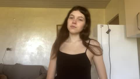 Snapshot of leonidacampuzano chatting on 04/07/26, 07:31 Leo online show from 04/07/26, 07:31