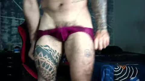 Snapshot of leonidas_k18 chatting on 10/10/25, 02:10 ANDRES online show from 10/10/25, 02:10