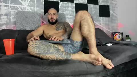 Snapshot of leonidas_k18 chatting on 07/02/26, 03:45 ANDRES online show from 07/02/26, 03:45