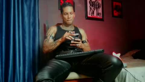 Snapshot of leonnardojaramillo chatting on 04/14/26, 11:33 Lenardo jaramillo online show from 04/14/26, 11:33
