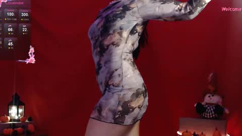 My name is Leonora  Pleasures to see you  Follow me here and instagram  online show from 10/15/25, 09:15