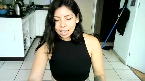 Snapshot of leonorfox chatting on 07/18/26, 04:33 leonorfox online show from 07/18/26, 04:33