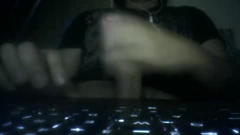 Snapshot of leoonel_95 chatting on 04/20/26, 04:15 leoonel_95 online show from 04/20/26, 04:15