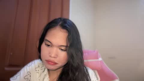 Snapshot of leora_luna chatting on 03/19/26, 07:29 Jenn online show from 03/19/26, 07:29