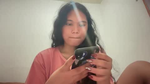 Snapshot of leora_luna chatting on 04/21/26, 10:21 Jenn online show from 04/21/26, 10:21