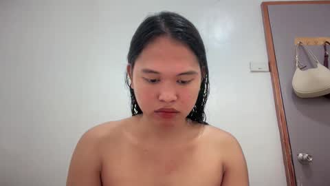 Snapshot of leora_luna chatting on 04/22/26, 01:30 Jenn online show from 04/22/26, 01:30