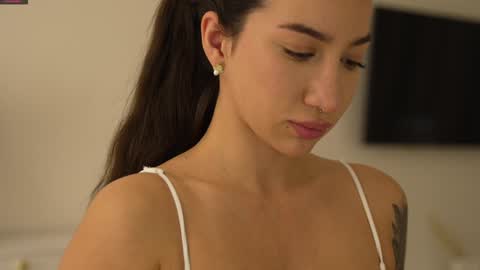 Leora online show from 02/07/25, 04:56