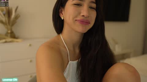 Leora online show from 02/08/25, 06:33