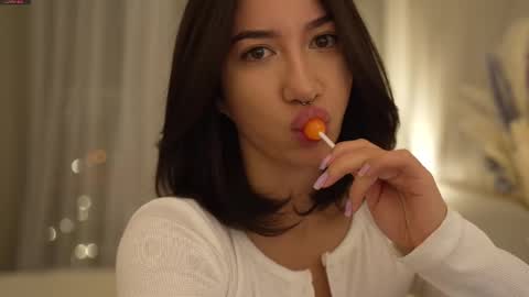 Leora online show from 03/03/25, 04:24