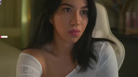 Leora online show from 10/24/25, 05:37